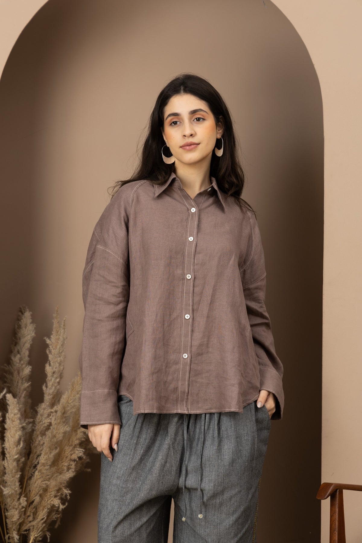 The Outline - Warm Taupe