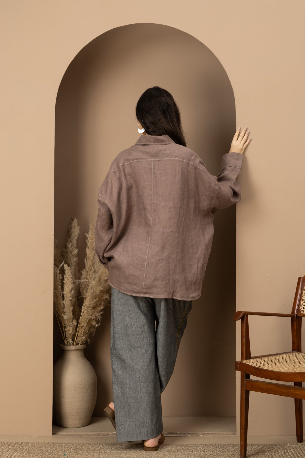The Outline - Warm Taupe