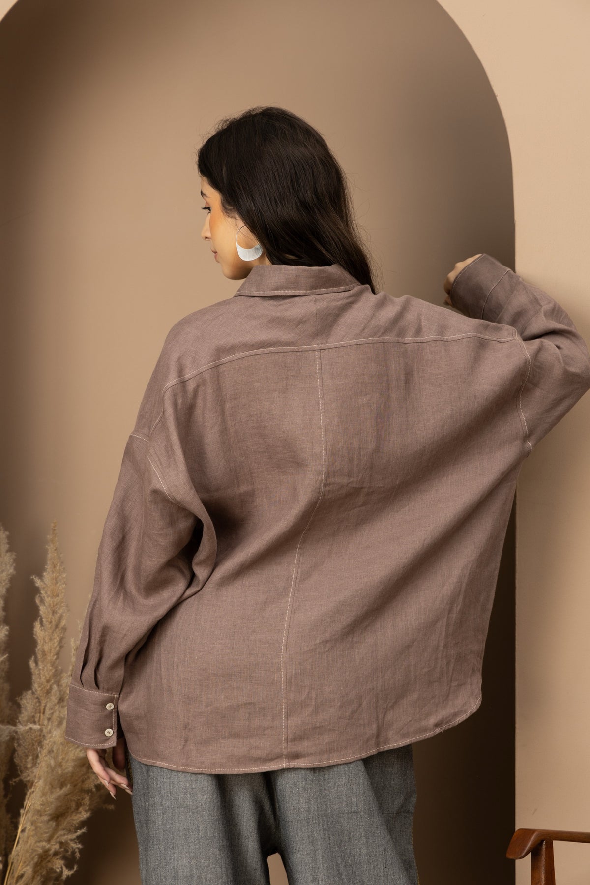 The Outline - Warm Taupe