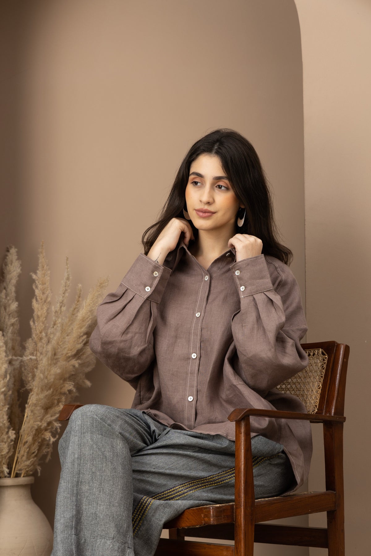 The Outline - Warm Taupe