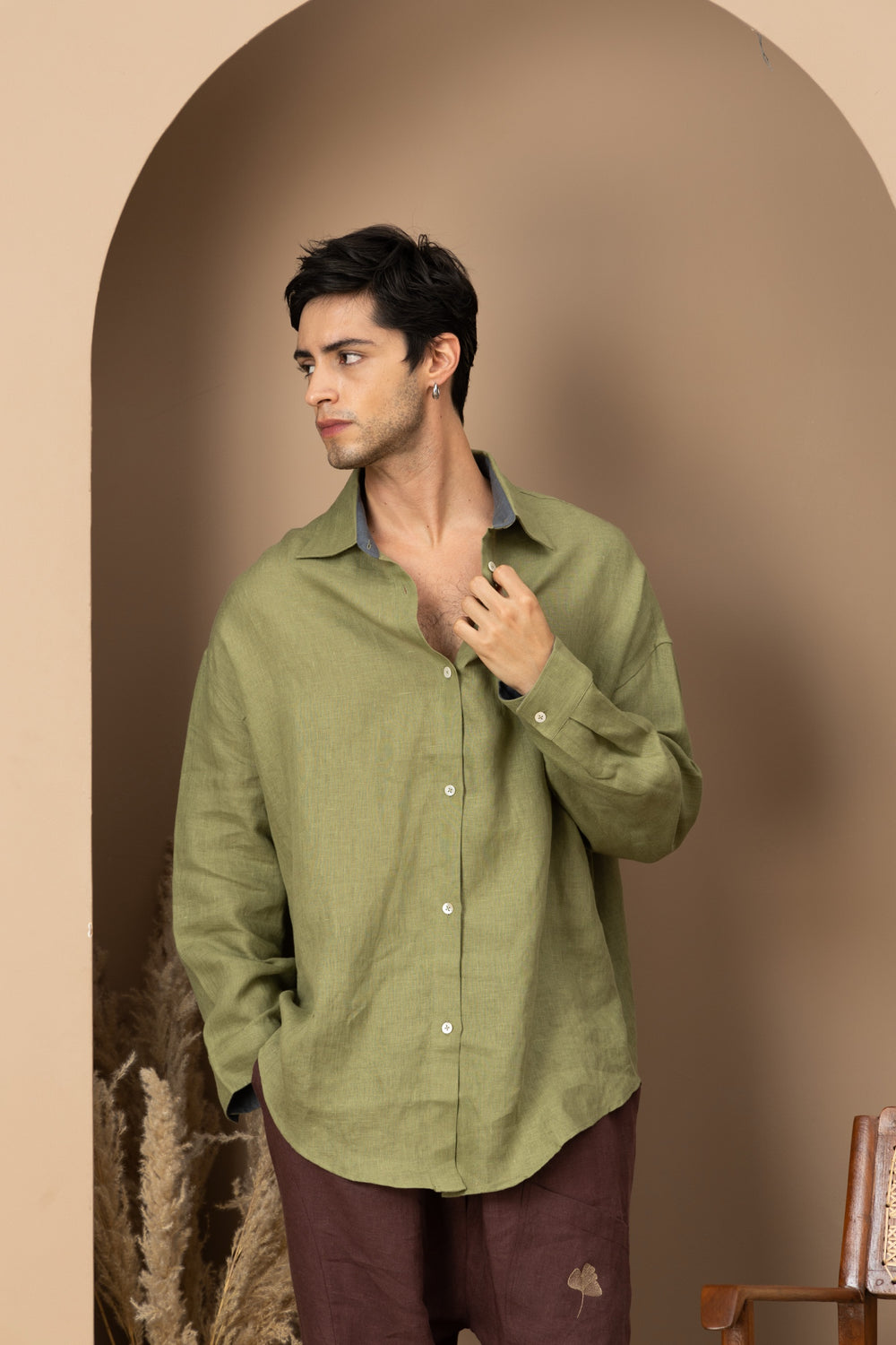 The Keep Close Shirt - Olive Green