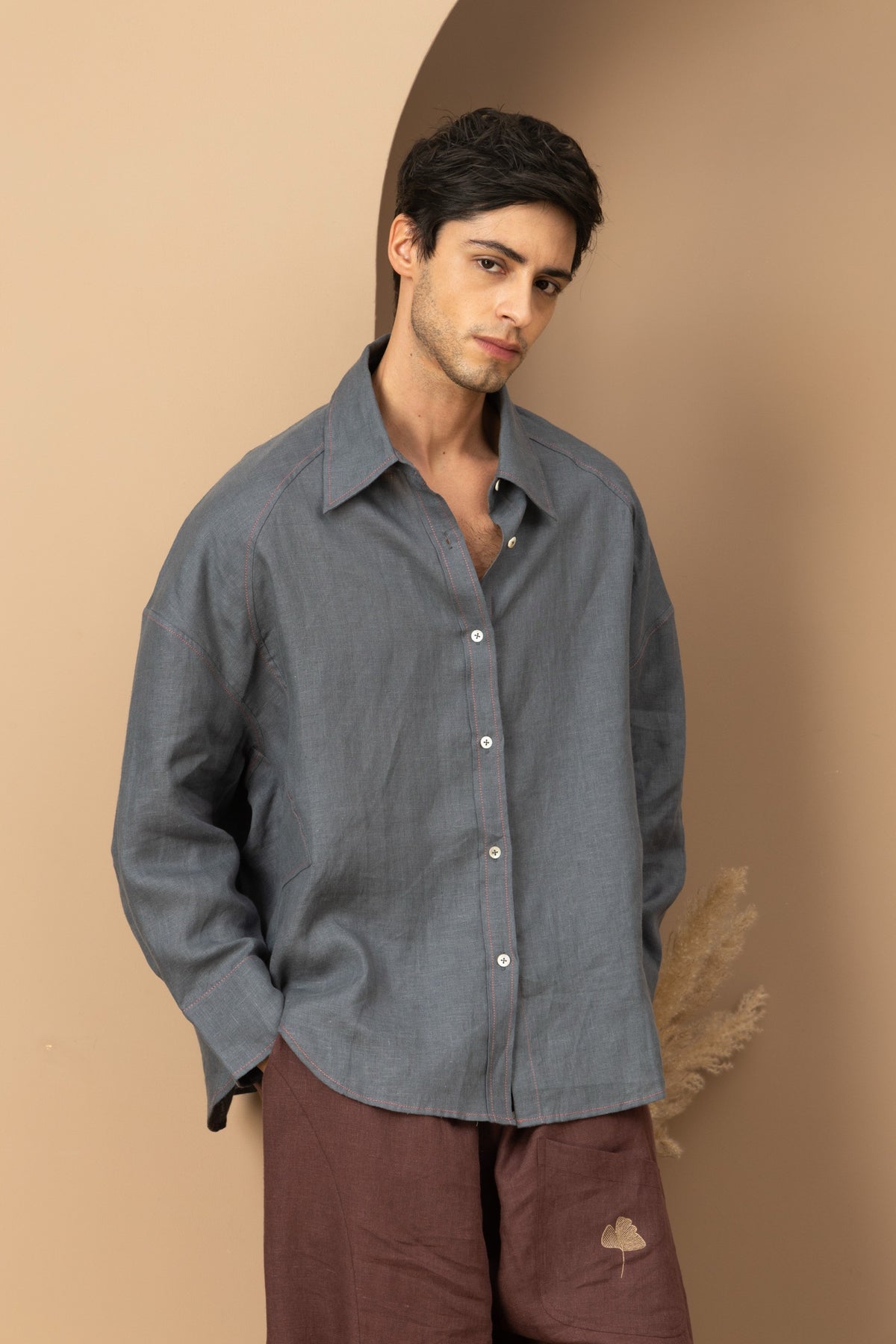 The Outline - Charcoal Grey
