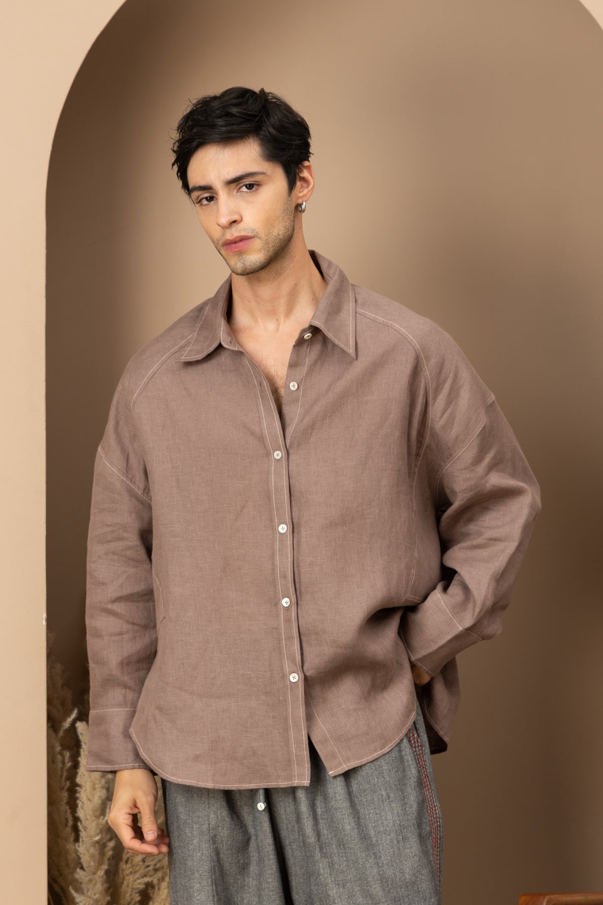 The Outline - Warm Taupe