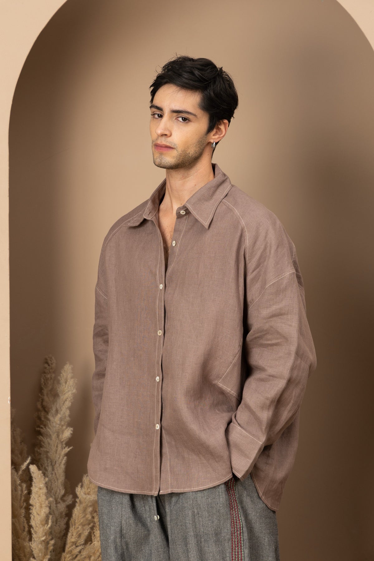 The Outline - Warm Taupe