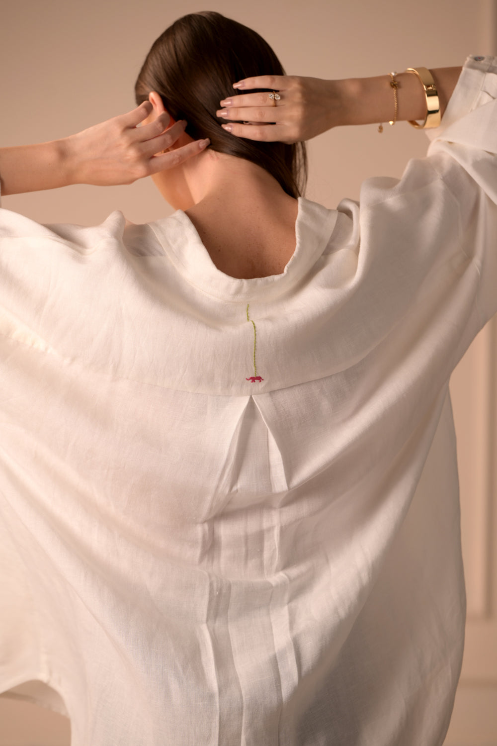 Linen Freestyle Shirt with Elephant Embroidery