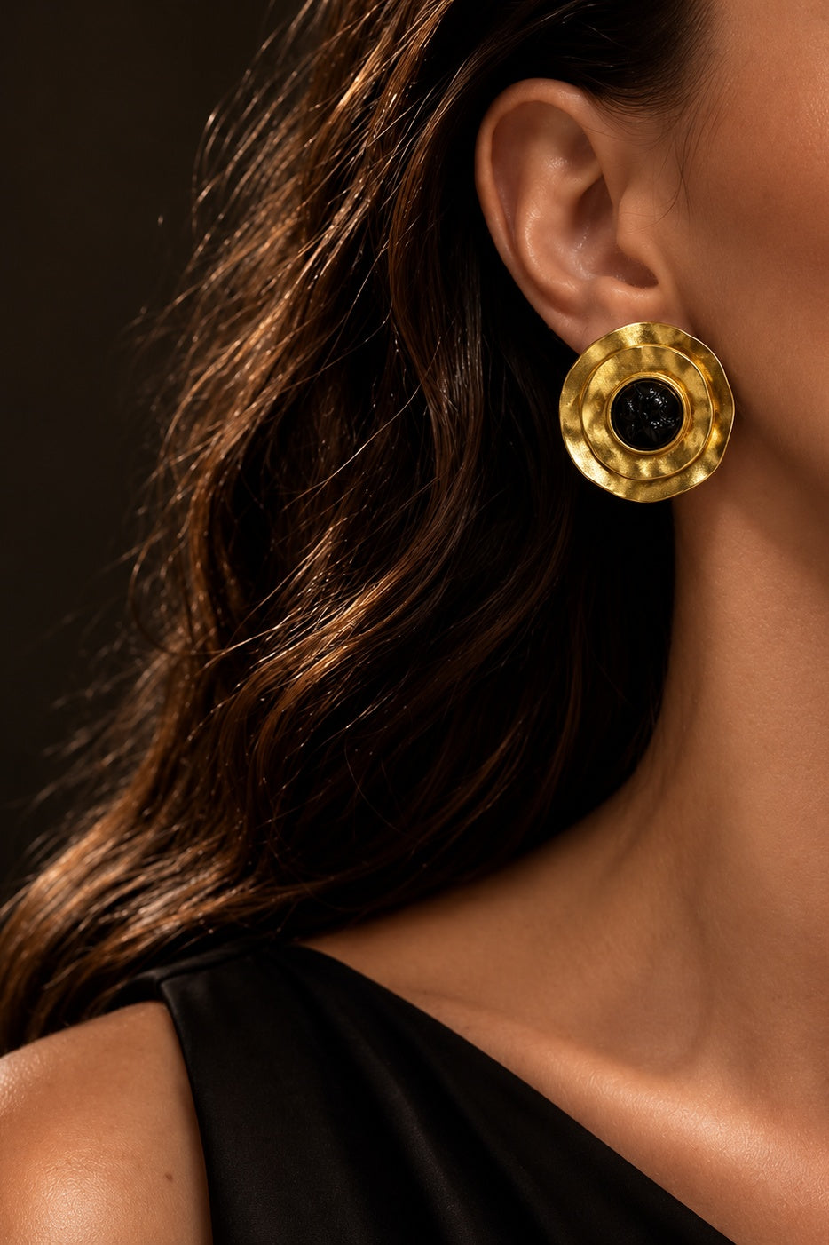 Sitara Sunehri — Hammered Gold Onyx Stud Earrings